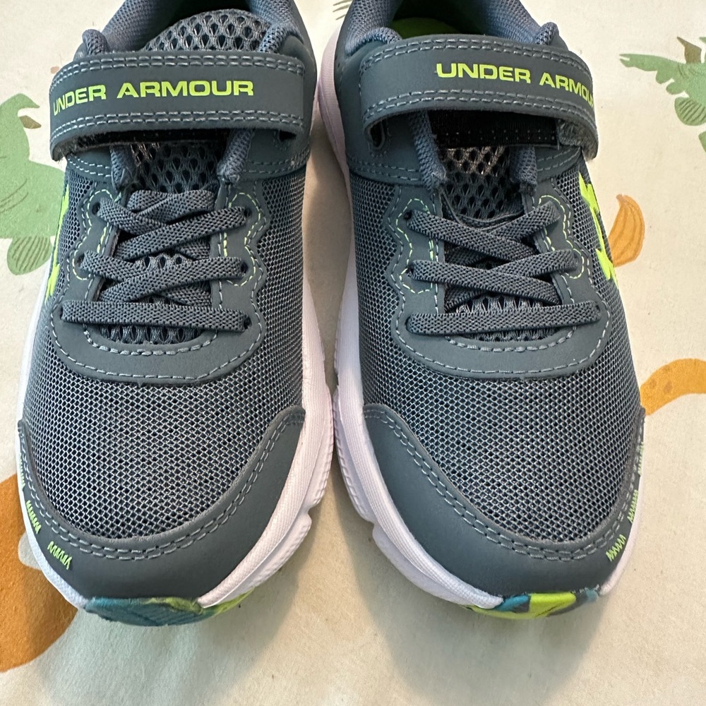 Under Armour Kids Sneakers in Gray and Neon Green